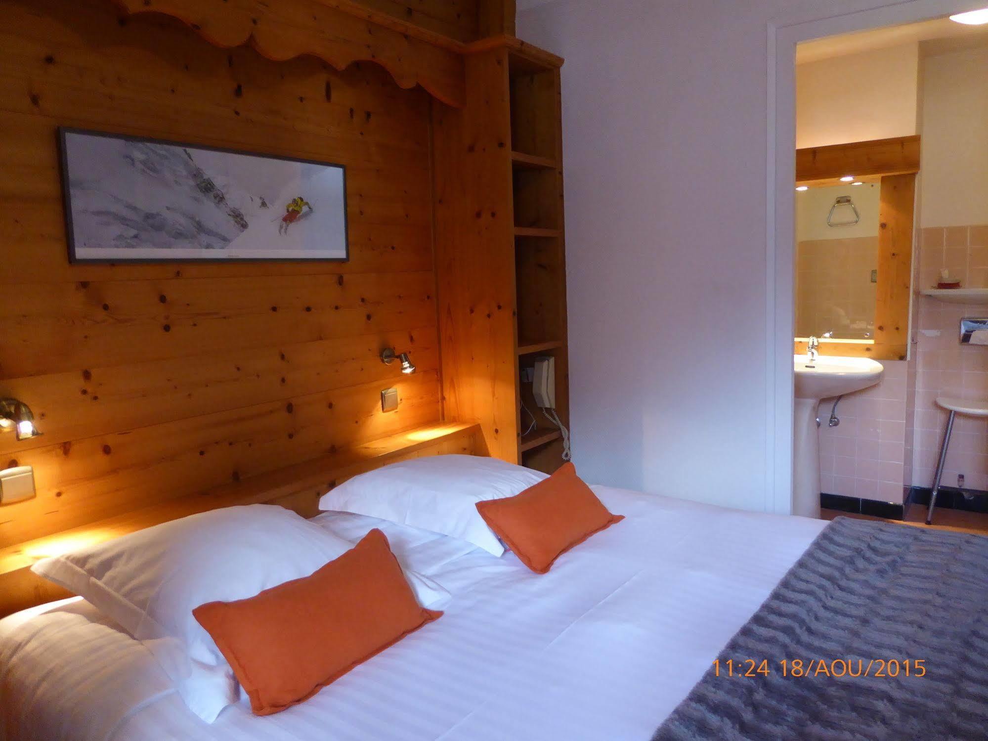 Hotel Restaurant La Couronne Chamonix ภายนอก รูปภาพ